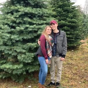 Meet your Posher, Hannah renee